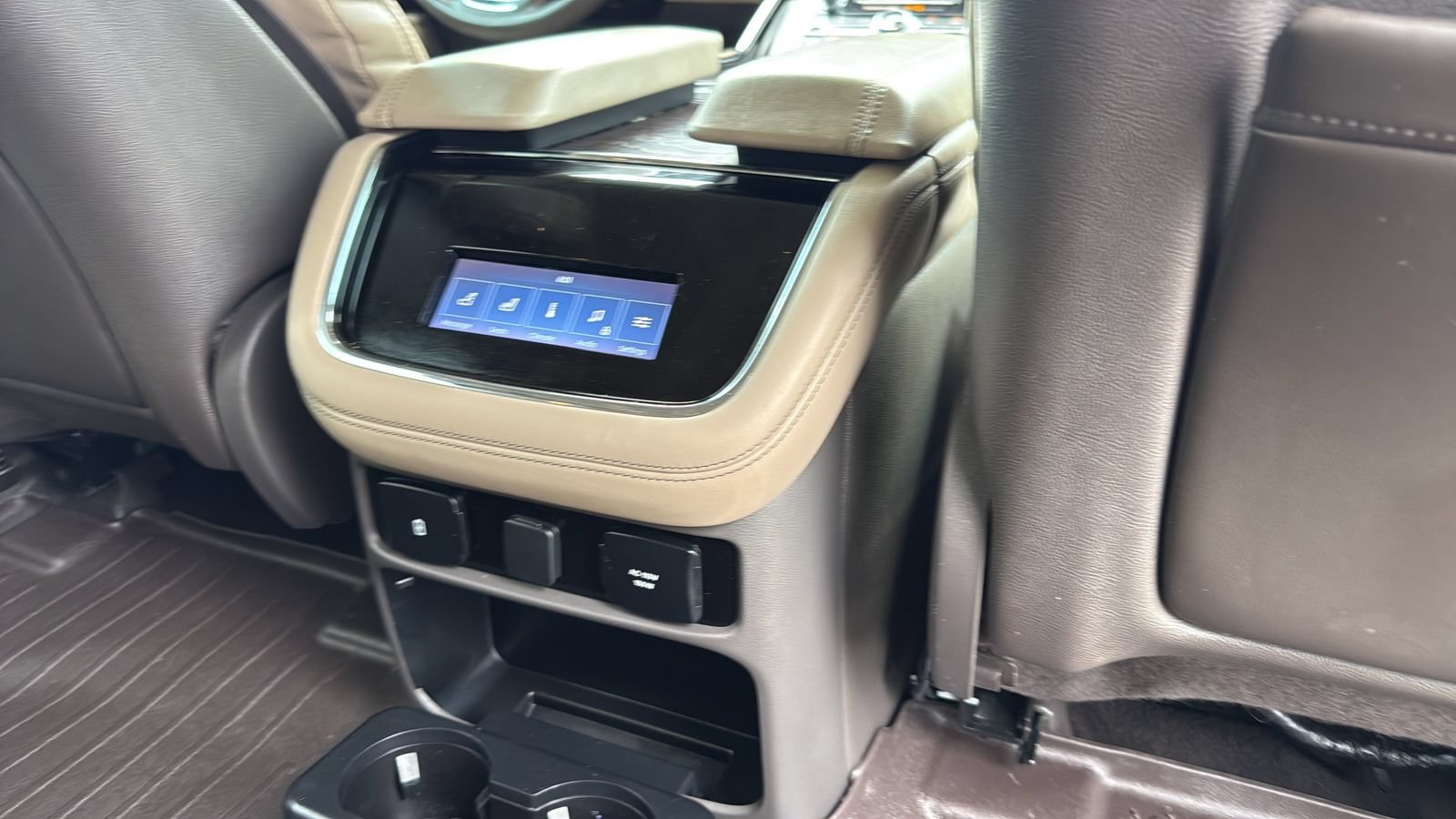 Used 2023 Lincoln Navigator L Reserve AWD/4WD image 27
