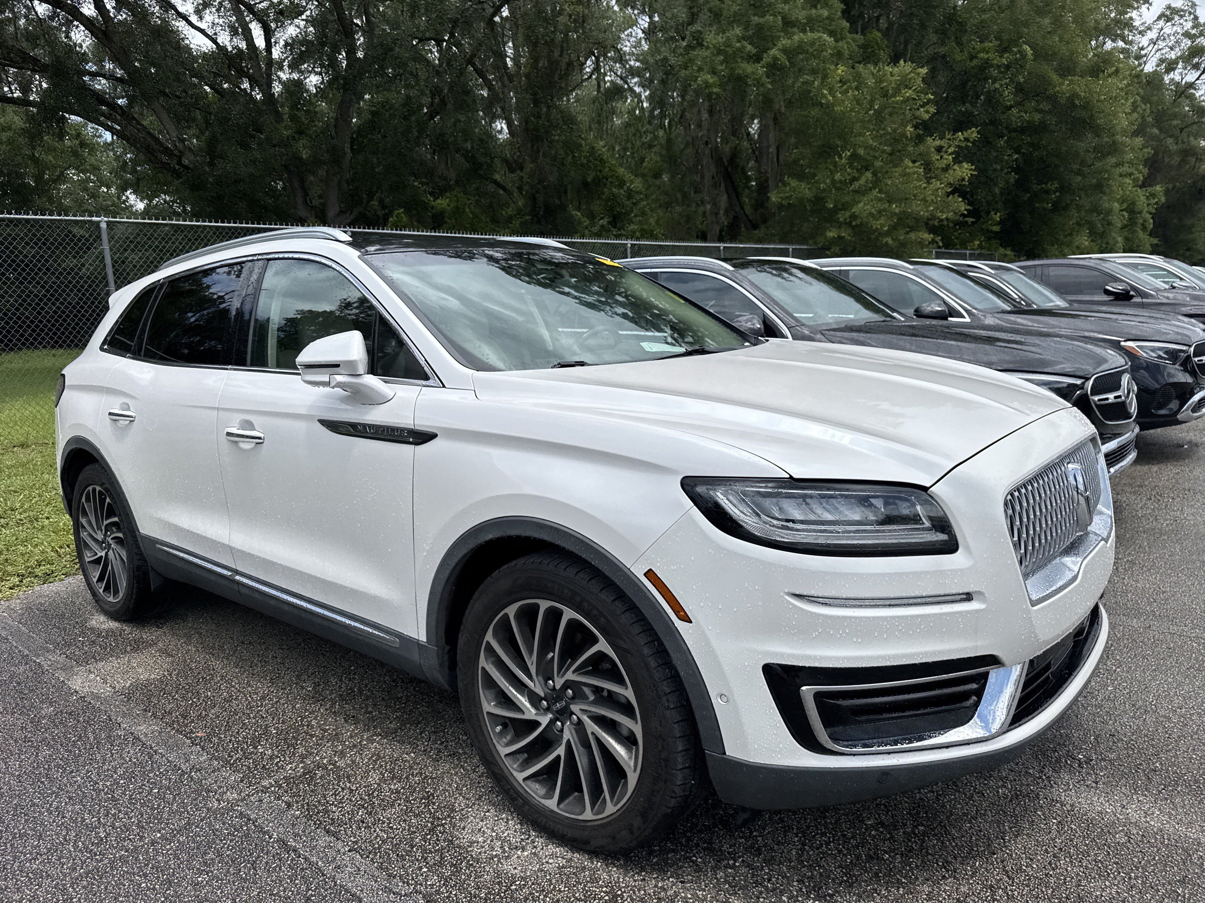 Used 2019 Lincoln Nautilus Reserve FWD image 4