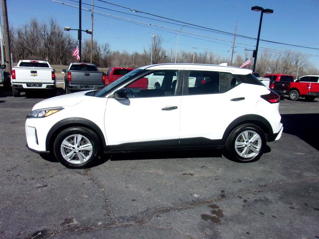 Used 2021 Nissan Kicks S image 2