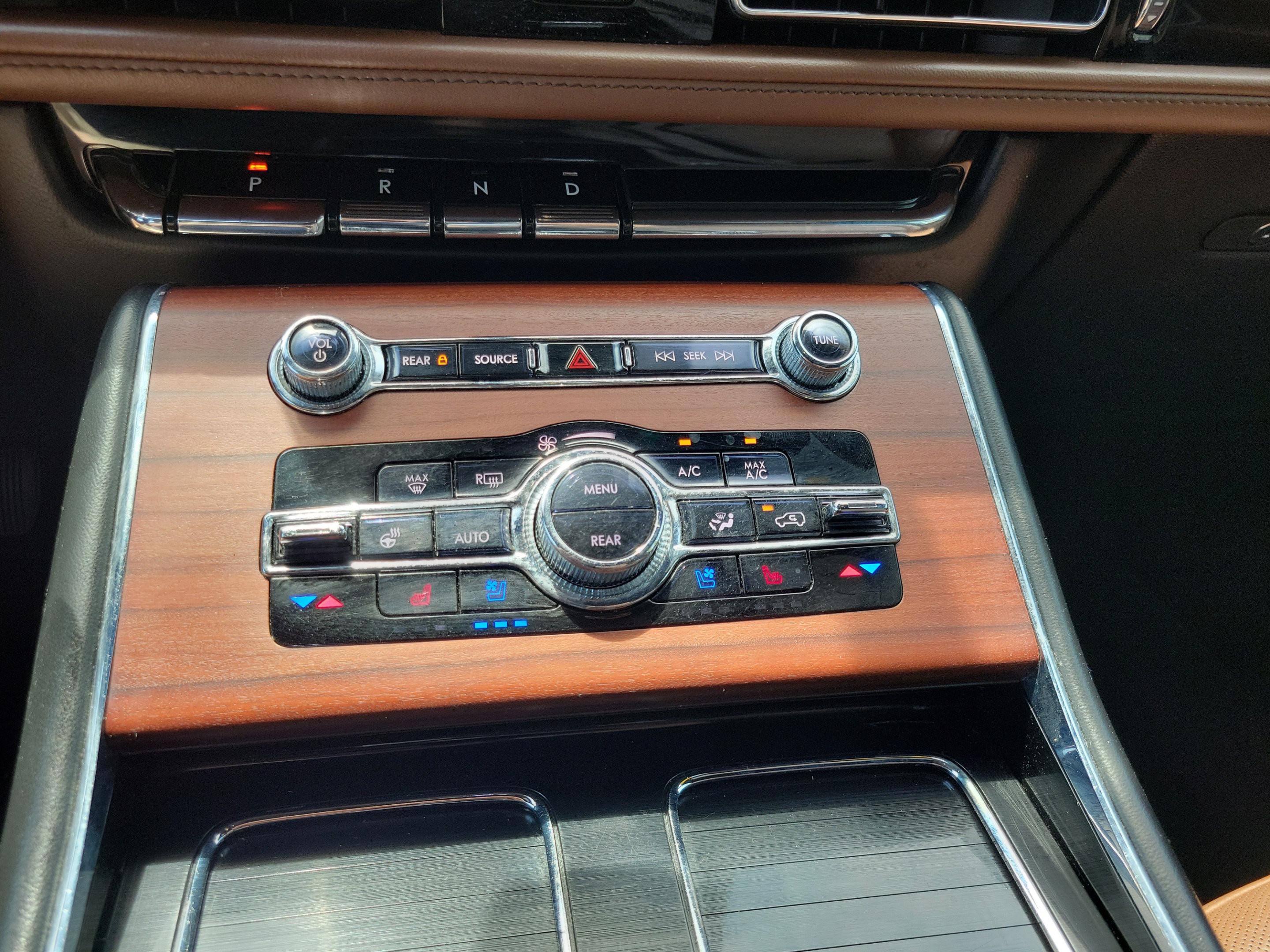 Used 2023 Lincoln Aviator Reserve w/ Equipment Group 201A RWD image 31