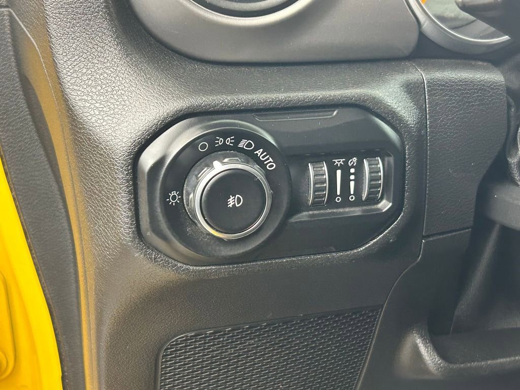 Used 2020 Jeep Wrangler Sport S image 17