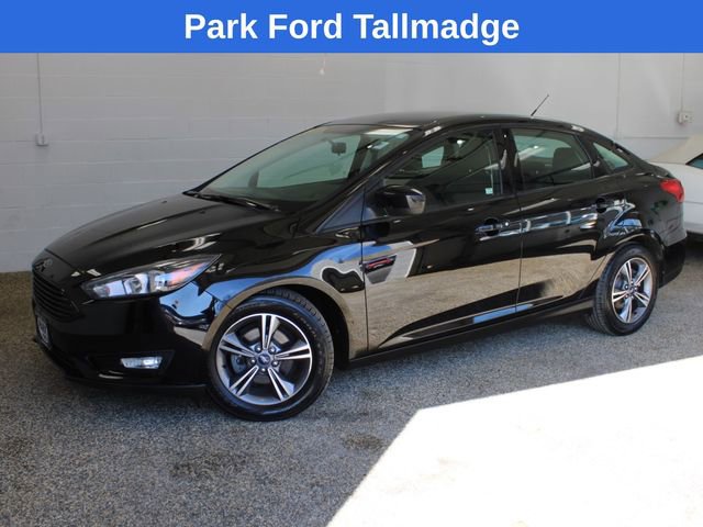 Used 2018 Ford Focus SE w/ SE Appearance Package image 1