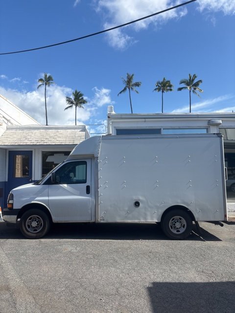 Used 2019 Chevrolet Express 3500 w/ Power Convenience Package image 2