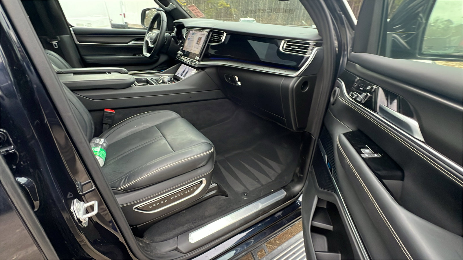 Used 2025 Jeep Grand Wagoneer Series II Obsidian w/ Quick Order Packagew 28T image 21