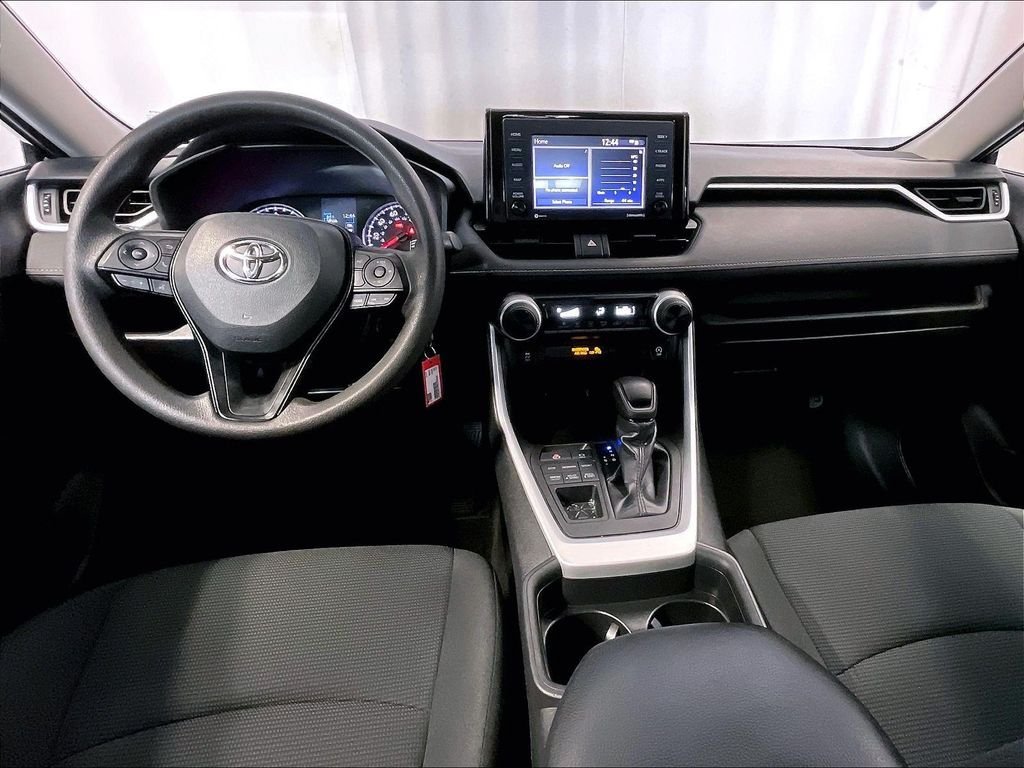 Certified 2021 Toyota RAV4 LE AWD/4WD image 21