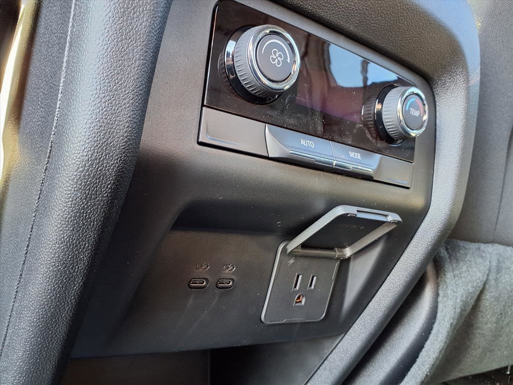 New 2026 Chevrolet Traverse LT w/ Enhanced Driving Package image 24