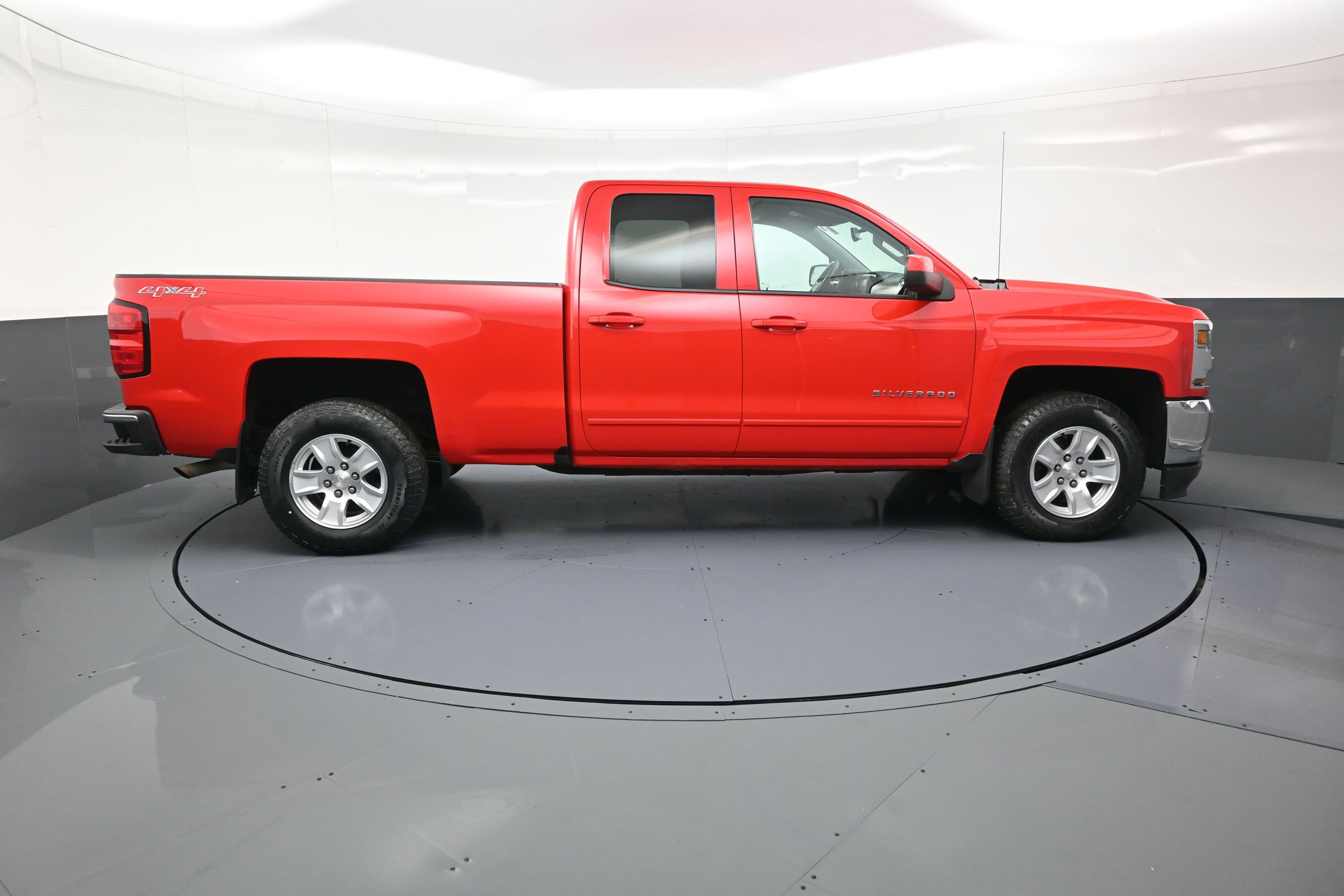 Used 2017 Chevrolet Silverado 1500 LT w/ All Star Edition image 2