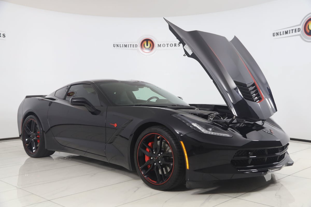 Used 2017 Chevrolet Corvette Stingray Coupe w/ Z51 3LT RWD image 25