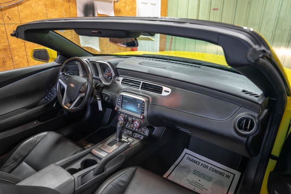 Used 2015 Chevrolet Camaro LT RWD image 18