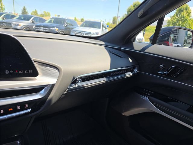 Used 2025 Cadillac Lyriq Luxury w/ LPO, Floor Liner Package AWD/4WD image 27
