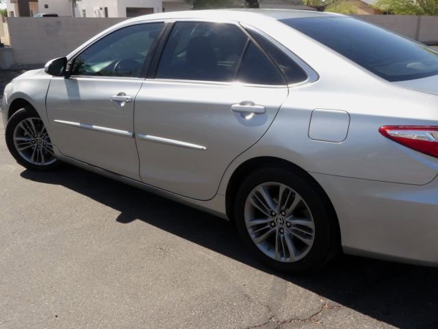Used 2015 Toyota Camry SE image 9