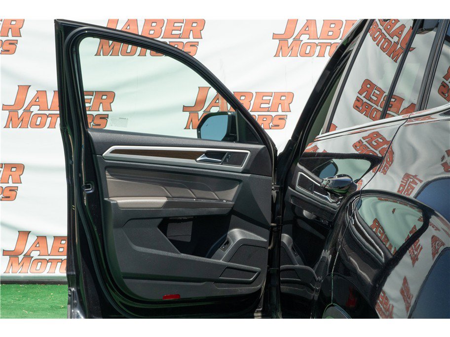 Used 2022 Volkswagen Atlas SE w/ Black Wheel Package FWD image 29