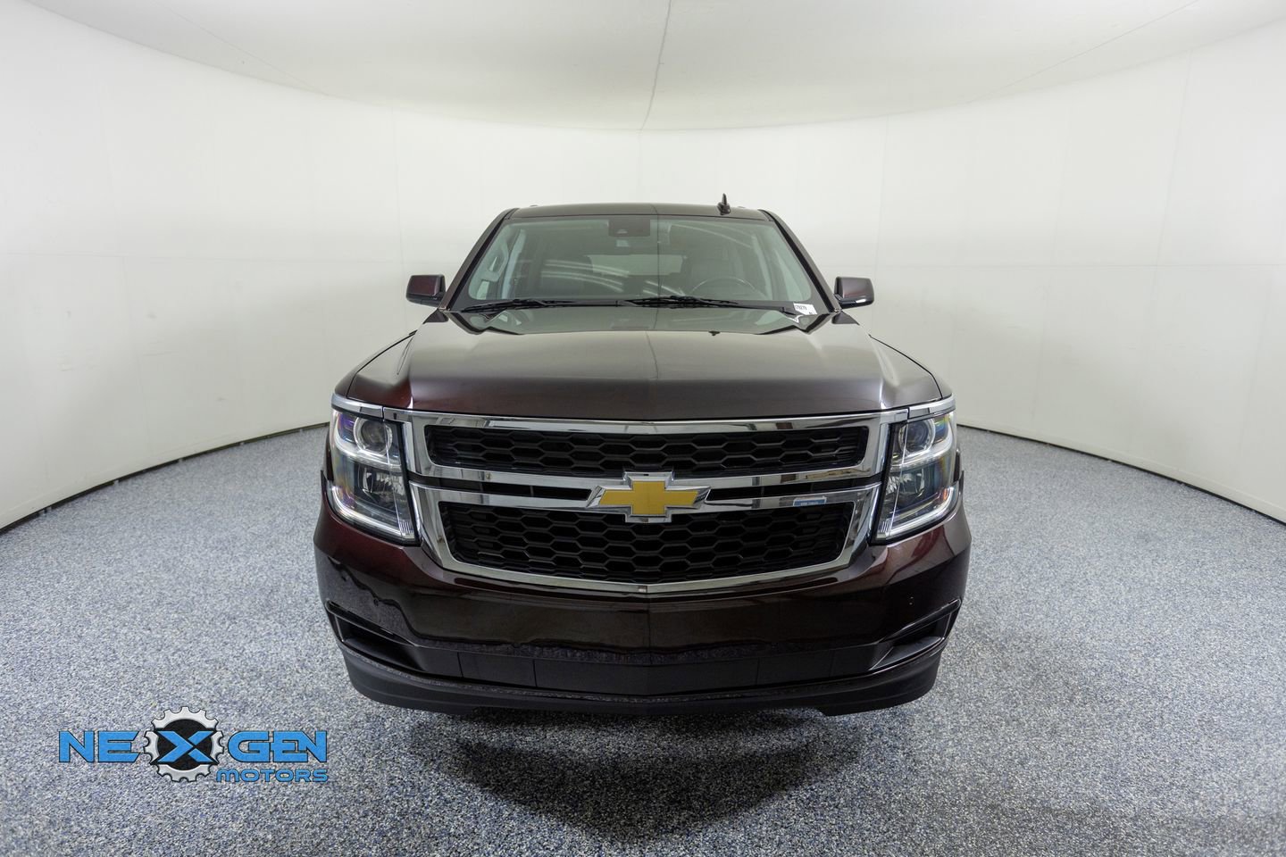 Used 2020 Chevrolet Suburban LT w/ Luxury Package image 2