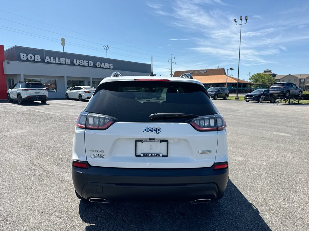 Used 2022 Jeep Cherokee Latitude Lux w/ Sun & Sound Group AWD/4WD image 19