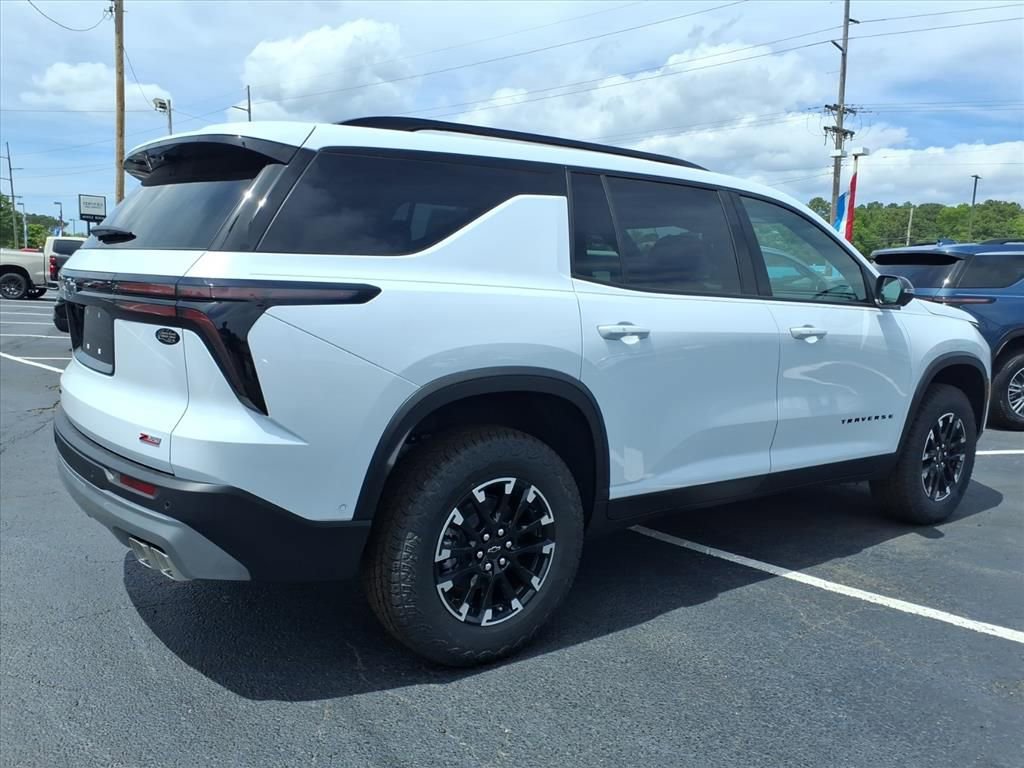 New 2026 Chevrolet Traverse Z71 w/ Enhanced Driving Package AWD/4WD image 3