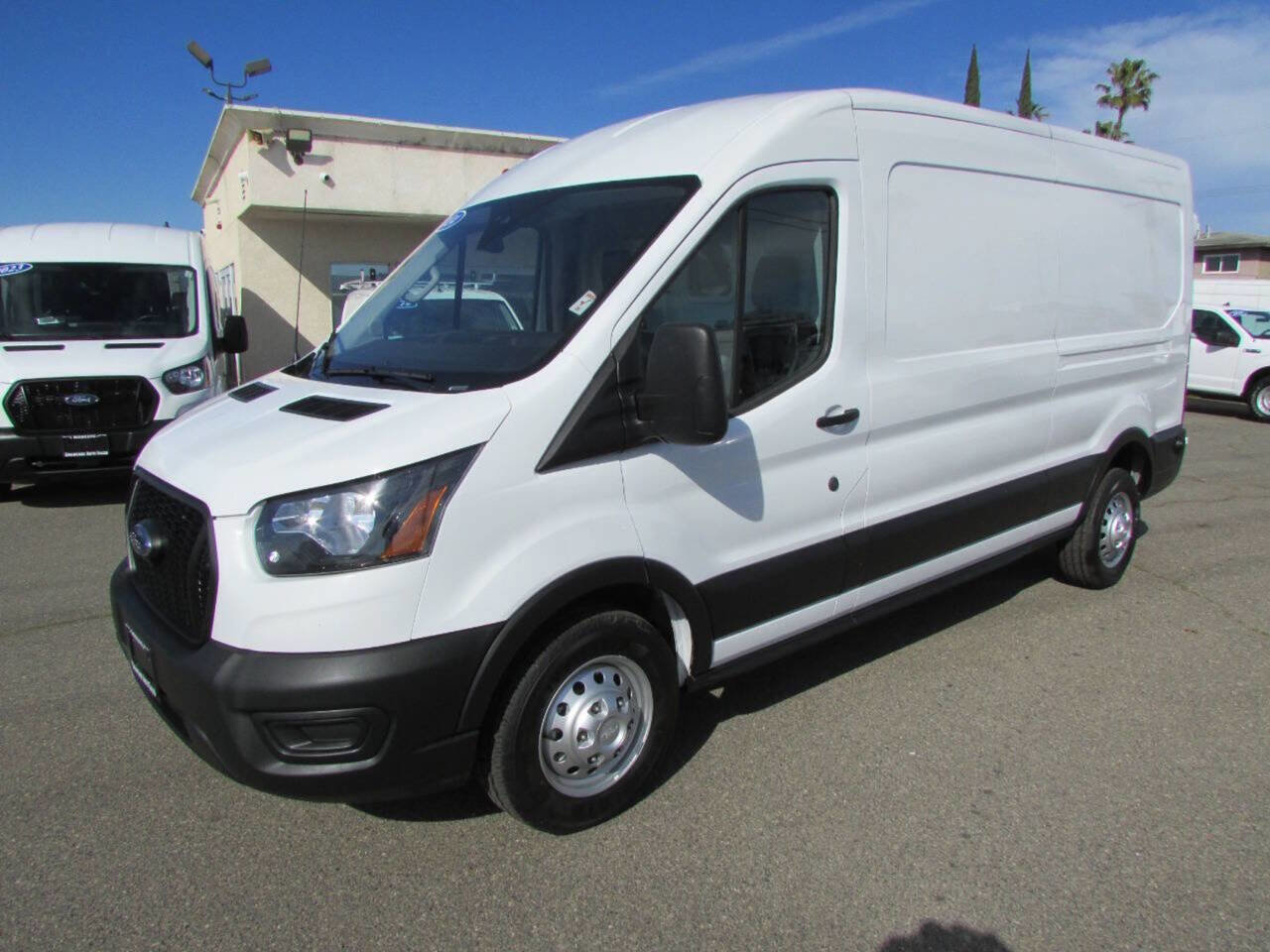 Used 2024 Ford Transit 250 148 Medium Roof Extended AWD w/ Load Area Protection Package image 4