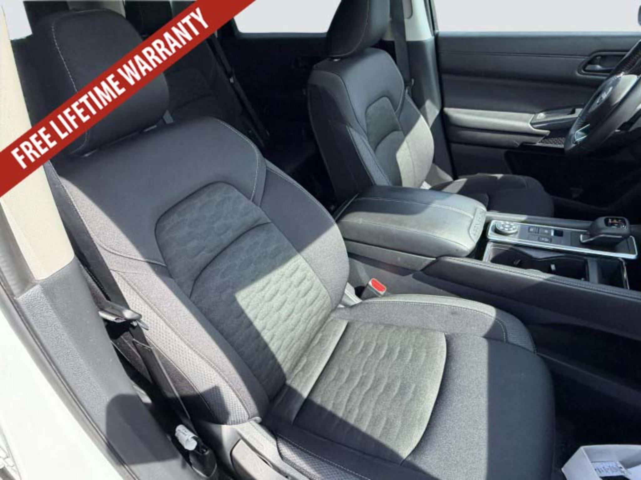 Used 2025 Nissan Pathfinder SV AWD/4WD image 24