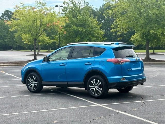 Used 2016 Toyota RAV4 LE FWD image 4