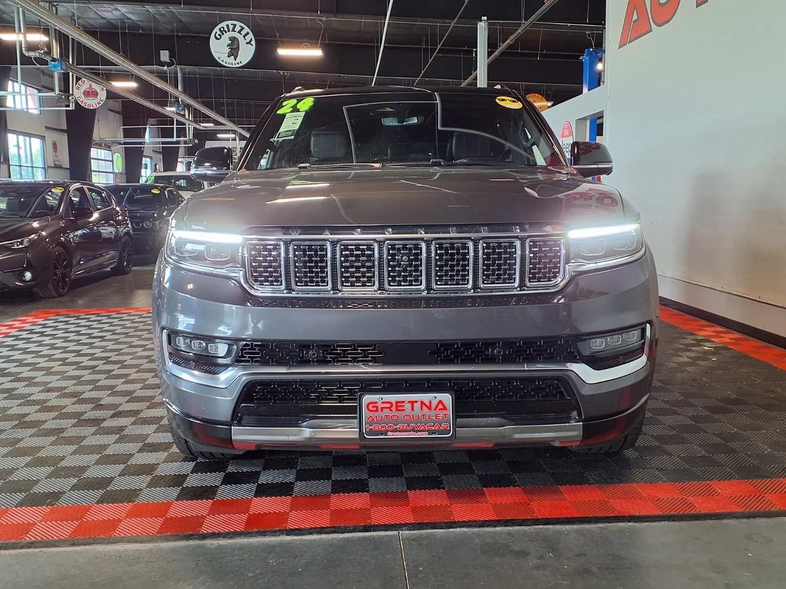 Used 2024 Jeep Grand Wagoneer L 4WD w/ Flexible Seating Group image 2