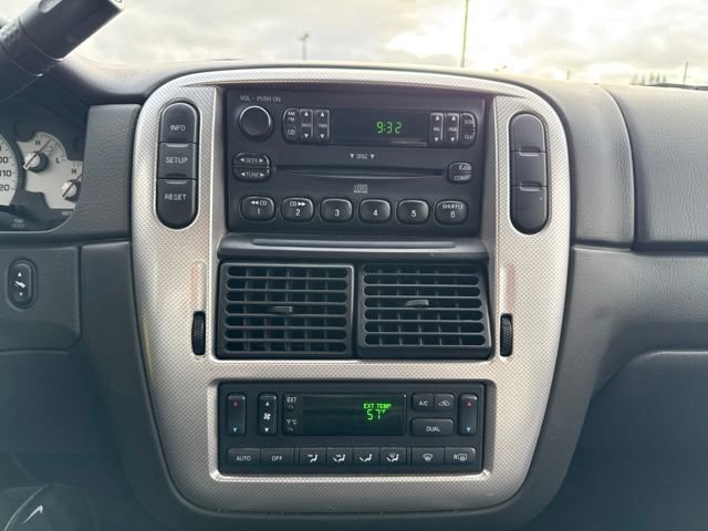 Used 2004 Mercury Mountaineer AWD image 25