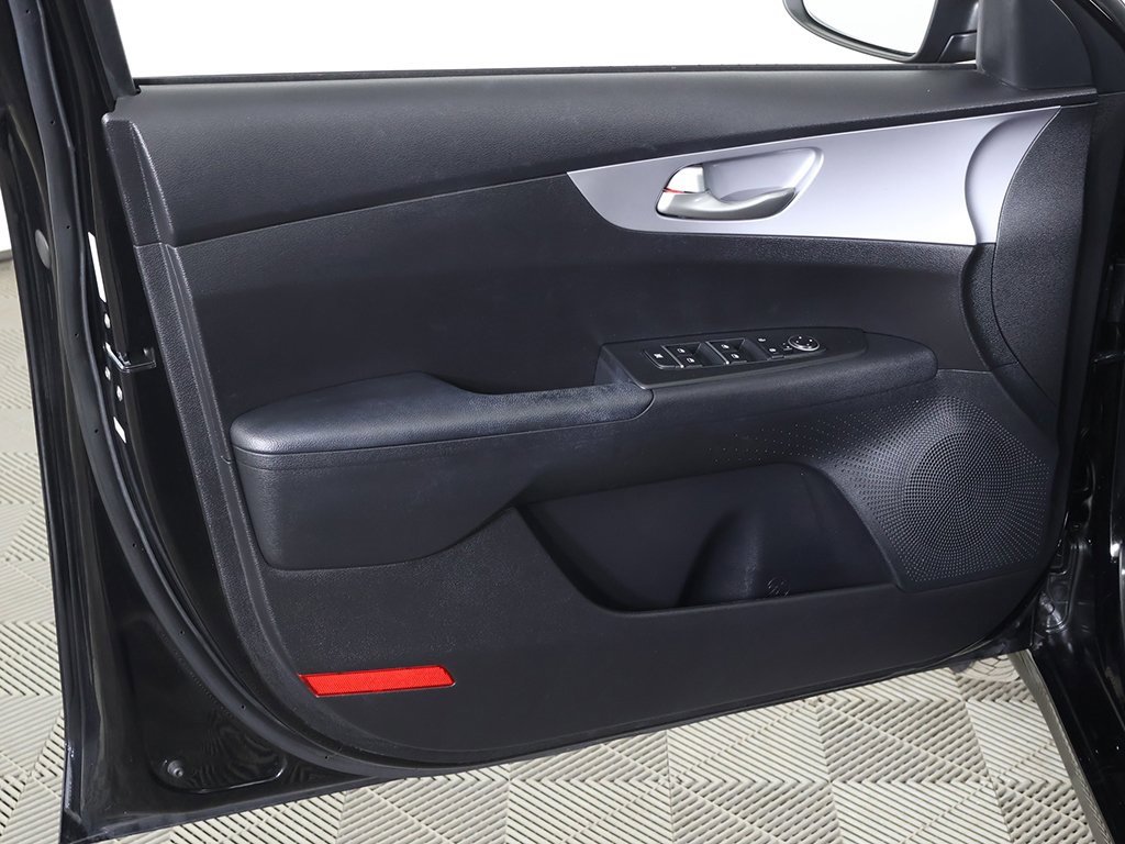 Used 2022 Kia Forte LXS w/ LXS Technology Package image 21