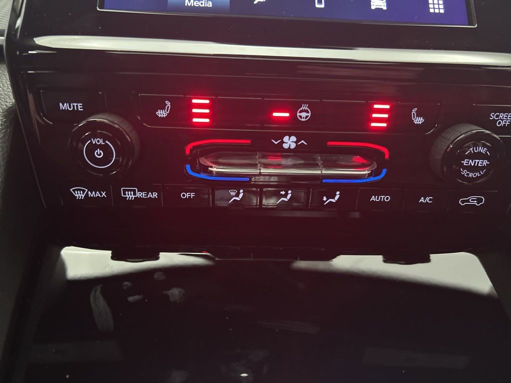 New 2025 Jeep Grand Cherokee Altitude image 38