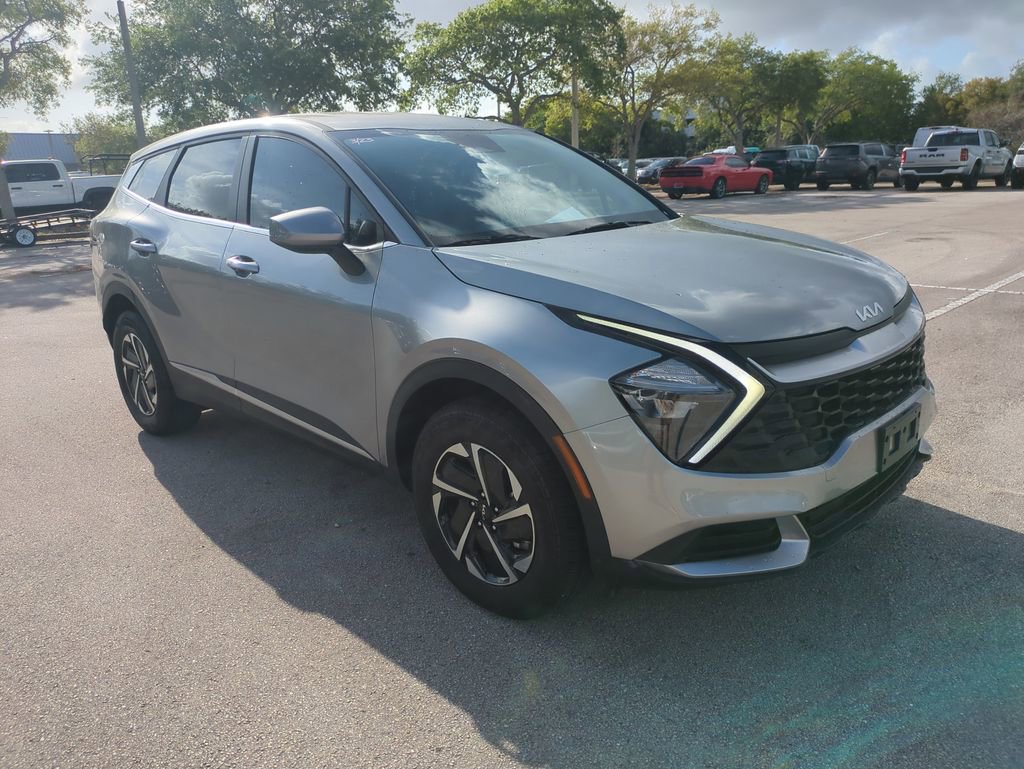 Used 2023 Kia Sportage LX AWD/4WD image 2