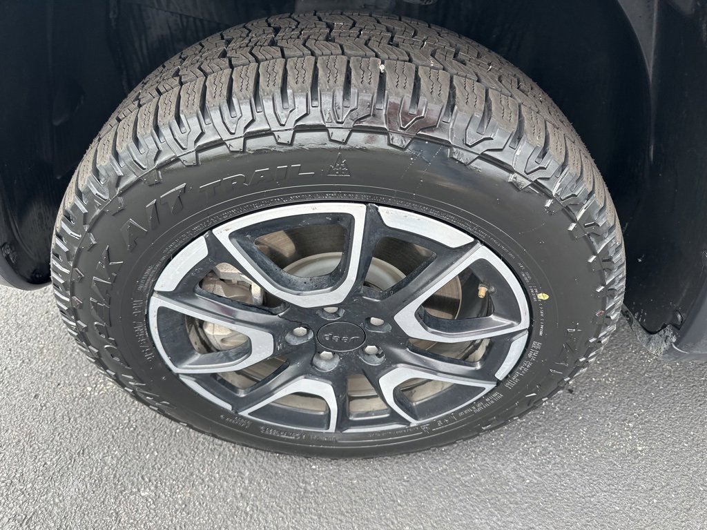 Used 2024 Jeep Compass Trailhawk image 13