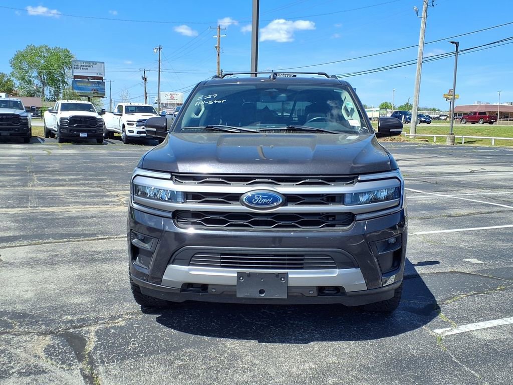 Used 2022 Ford Expedition XLT AWD/4WD image 2