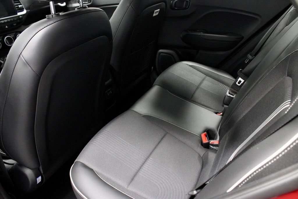 Certified 2025 Hyundai Venue Limited FWD image 22