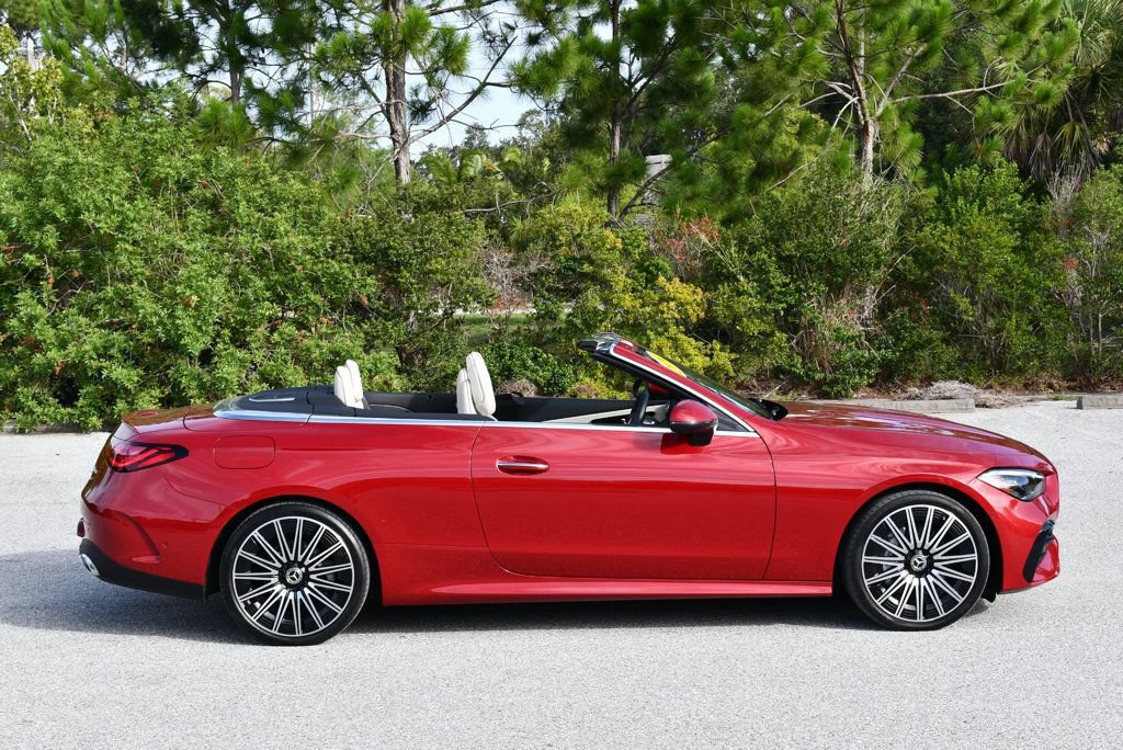 Used 2024 Mercedes-Benz CLE 300 4MATIC Cabriolet image 46