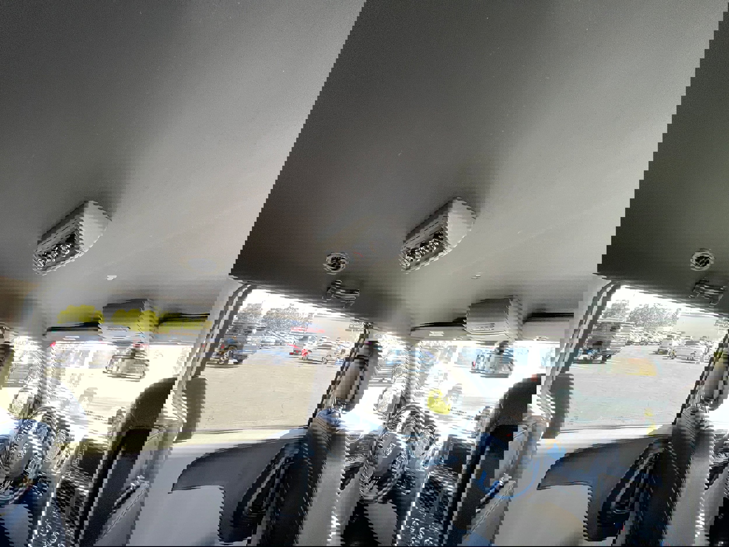 Used 2018 Dodge Grand Caravan SXT image 27