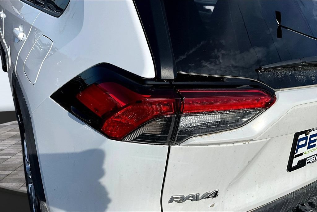 Used 2024 Toyota RAV4 LE AWD/4WD image 19