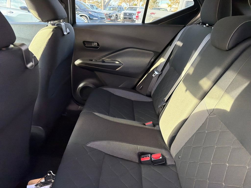 Used 2020 Nissan Kicks S image 28