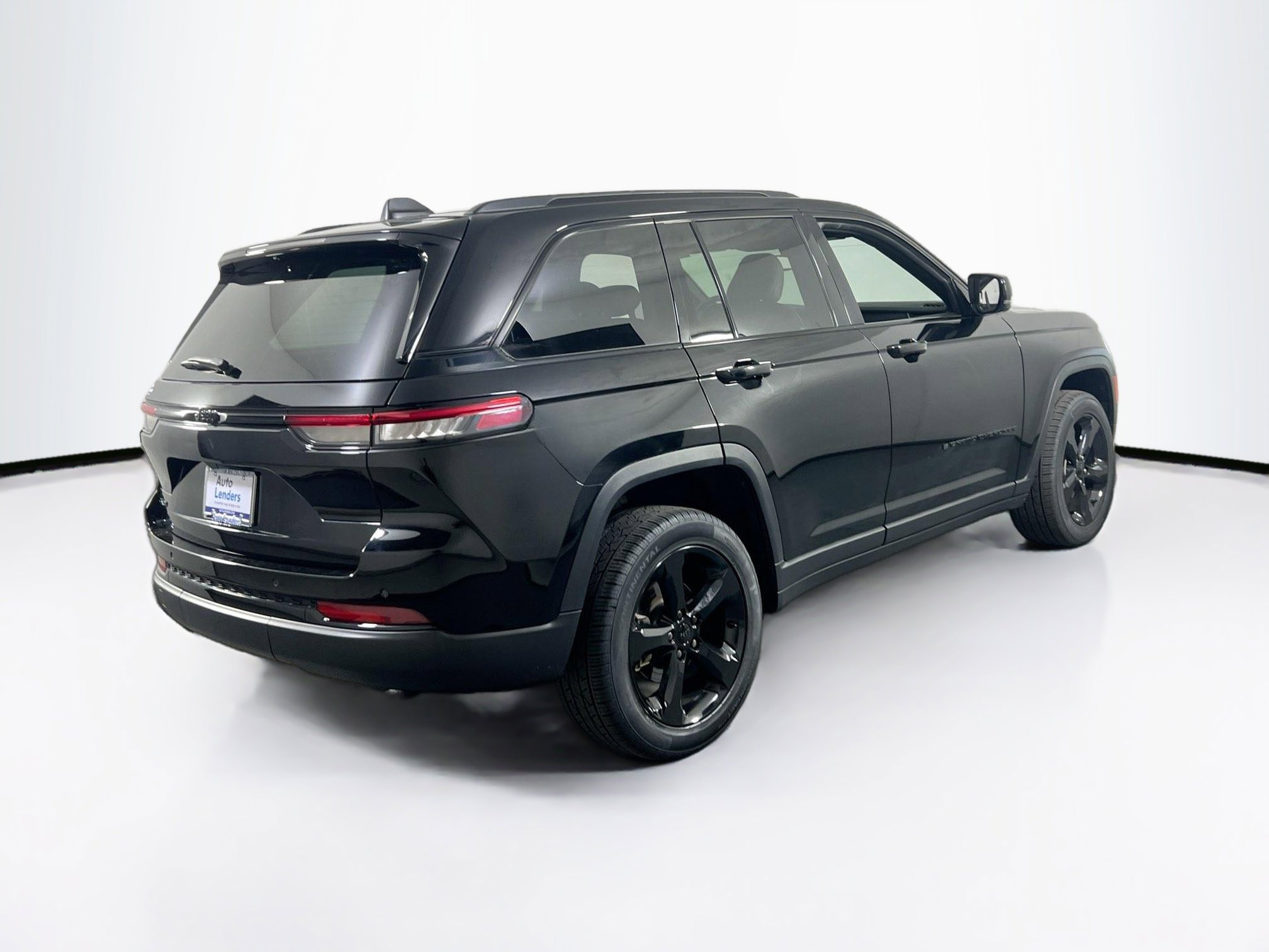 Used 2023 Jeep Grand Cherokee Altitude image 5