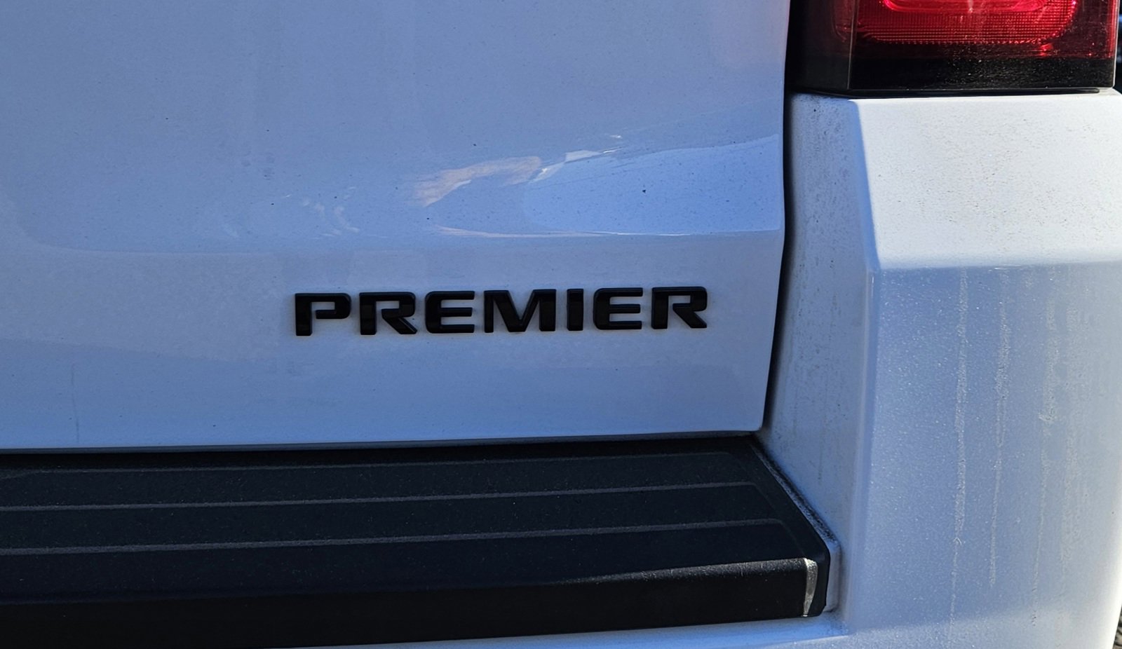 Used 2019 Chevrolet Tahoe Premier w/ RST 6.2L Performance Edition AWD/4WD image 7