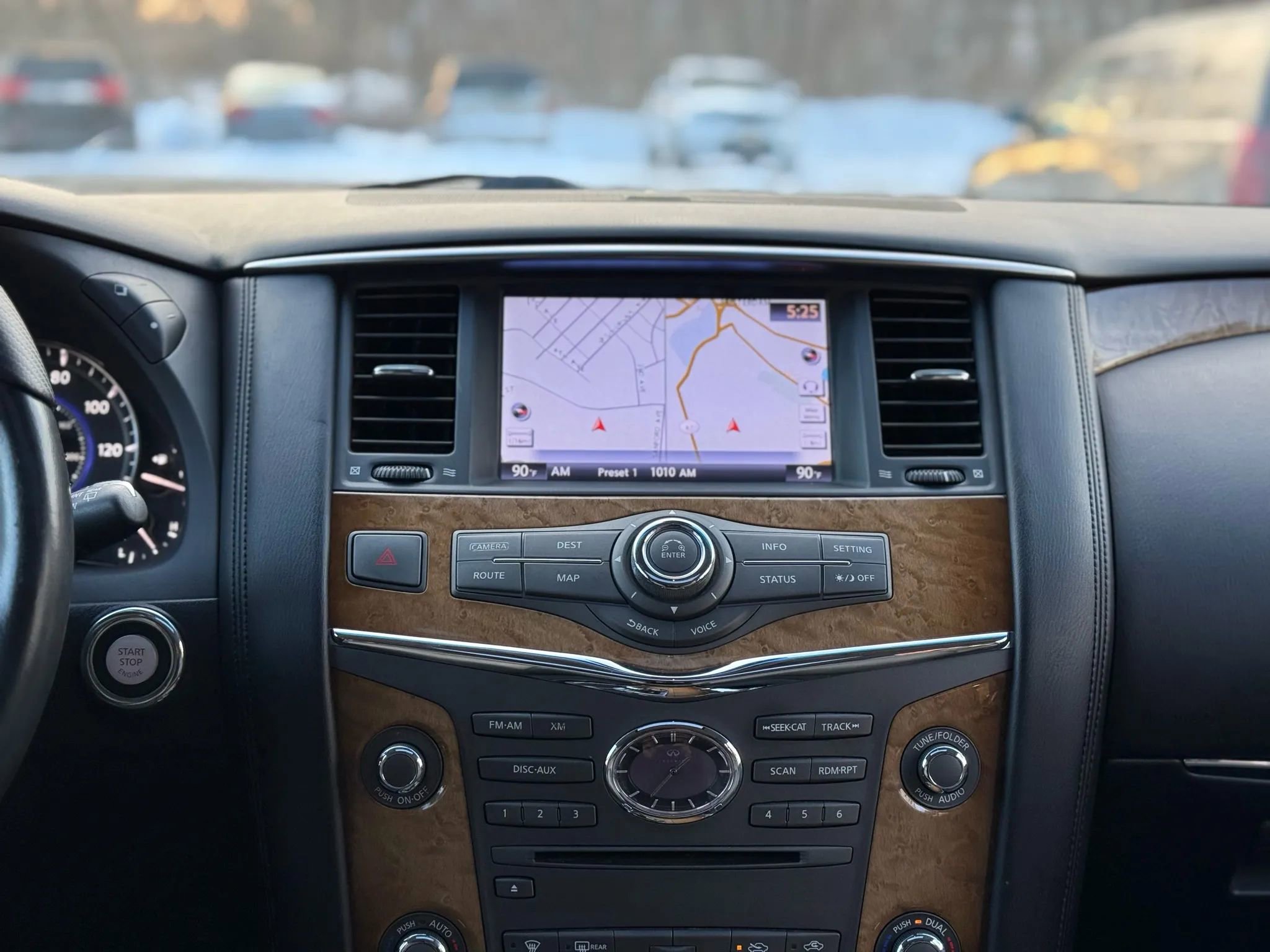 Used 2014 INFINITI QX80 4WD w/ Theater Package image 17