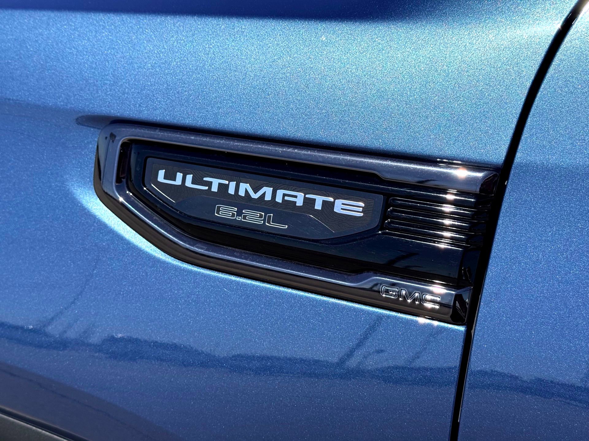 Used 2025 GMC Sierra 1500 Denali Ultimate image 3