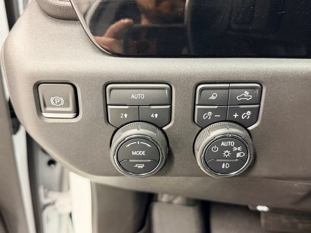 Certified 2023 Chevrolet Silverado 1500 LTZ w/ LTZ Convenience Package II AWD/4WD image 18