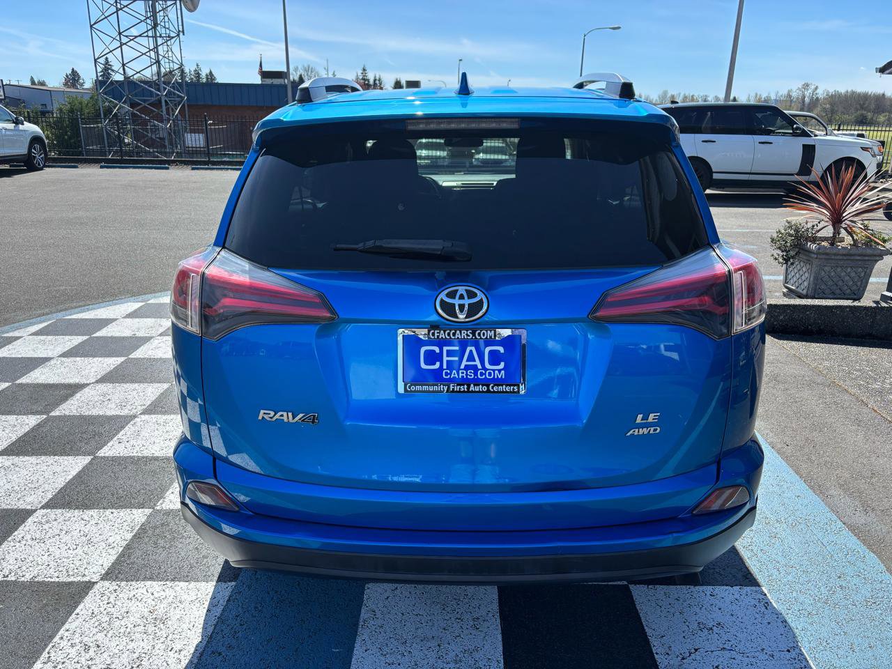 Used 2018 Toyota RAV4 LE w/ All Weather Liner Package AWD/4WD image 4