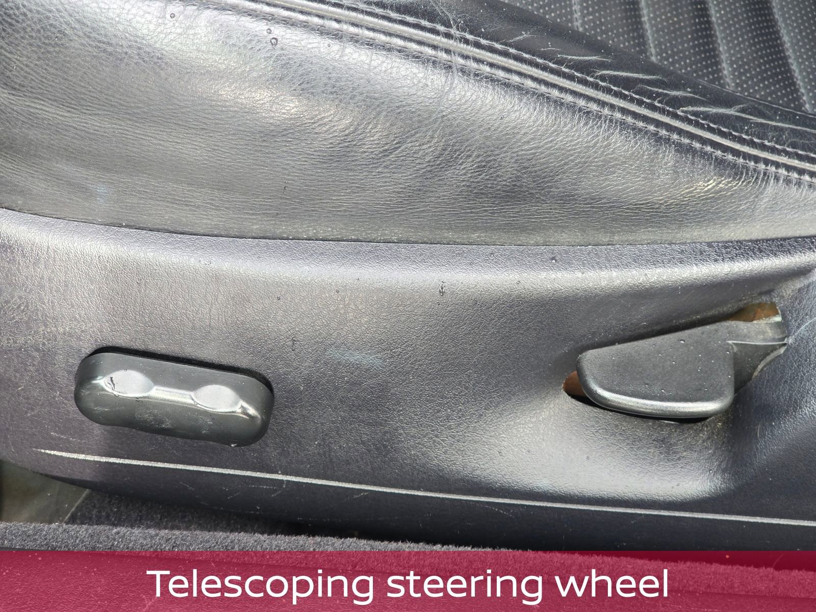 Used 2003 Ford Thunderbird image 24