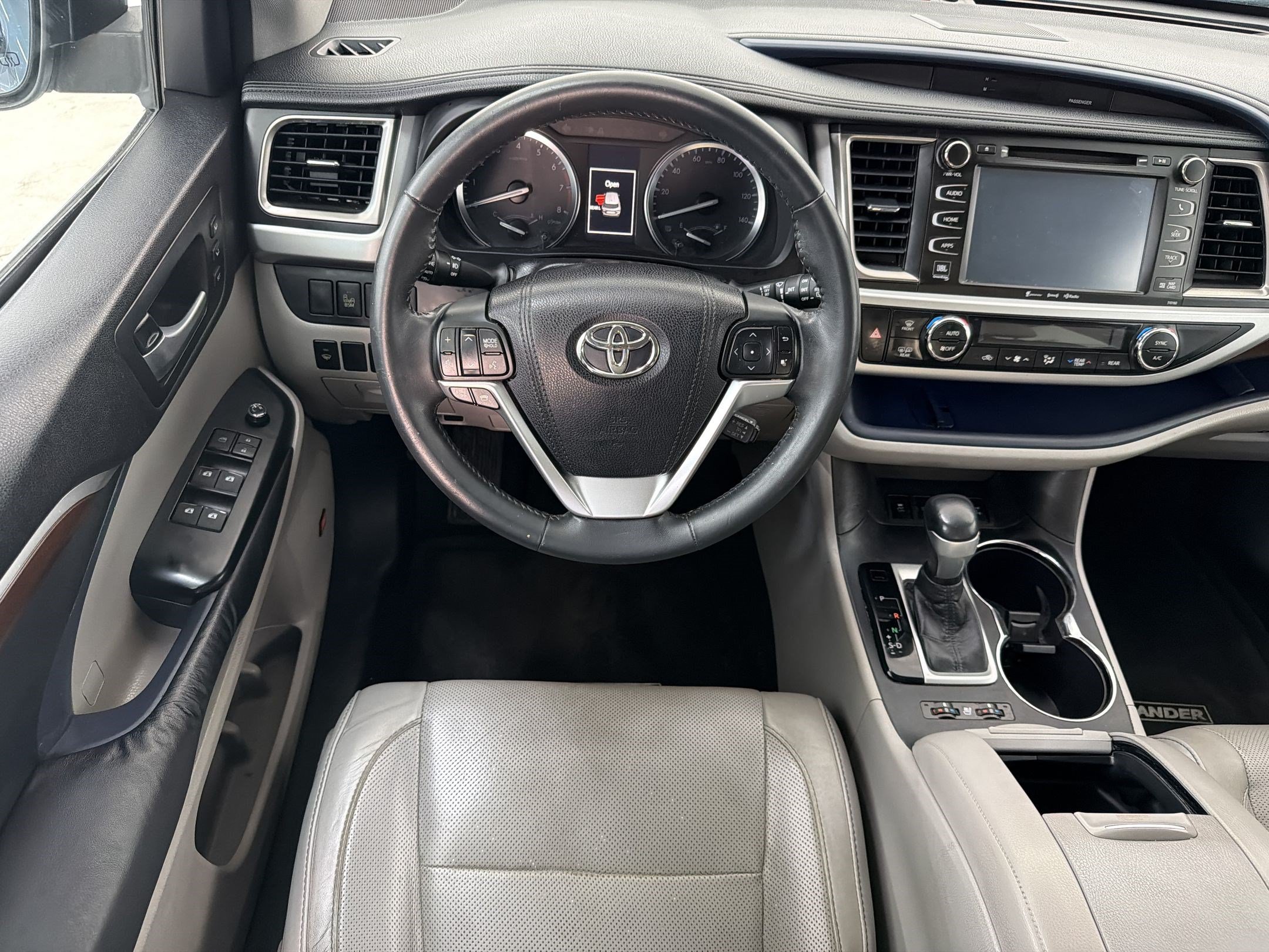 Used 2016 Toyota Highlander Limited AWD/4WD image 27