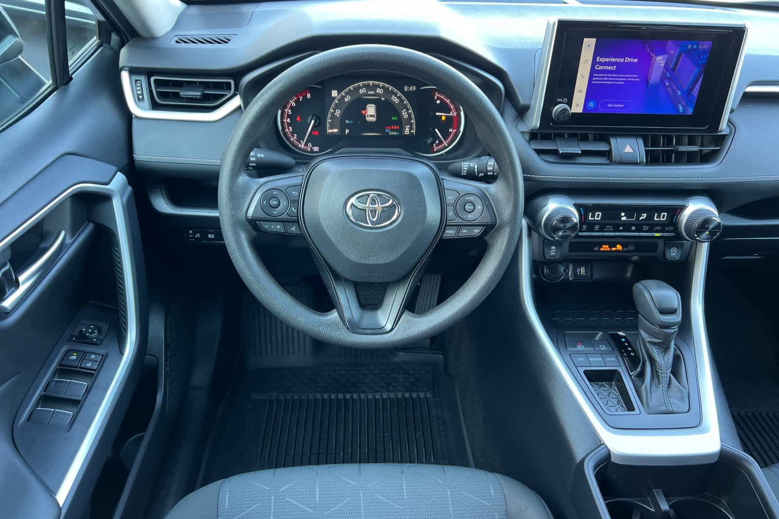 Used 2025 Toyota RAV4 XLE FWD image 15