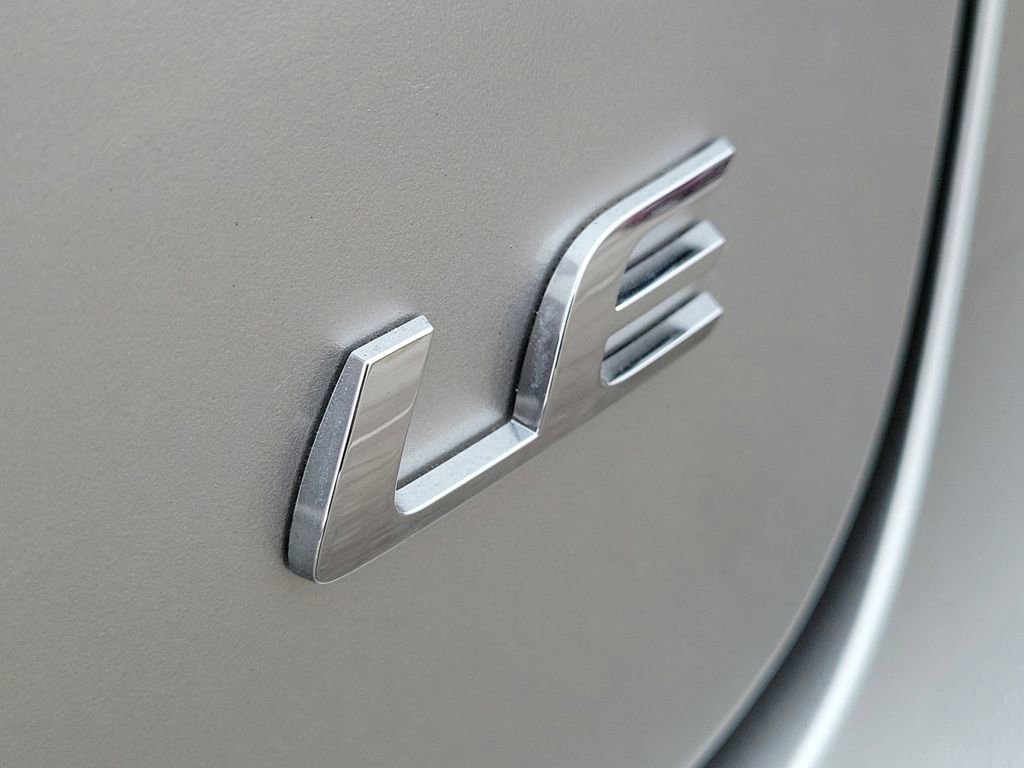 Used 2022 Toyota Corolla LE image 9