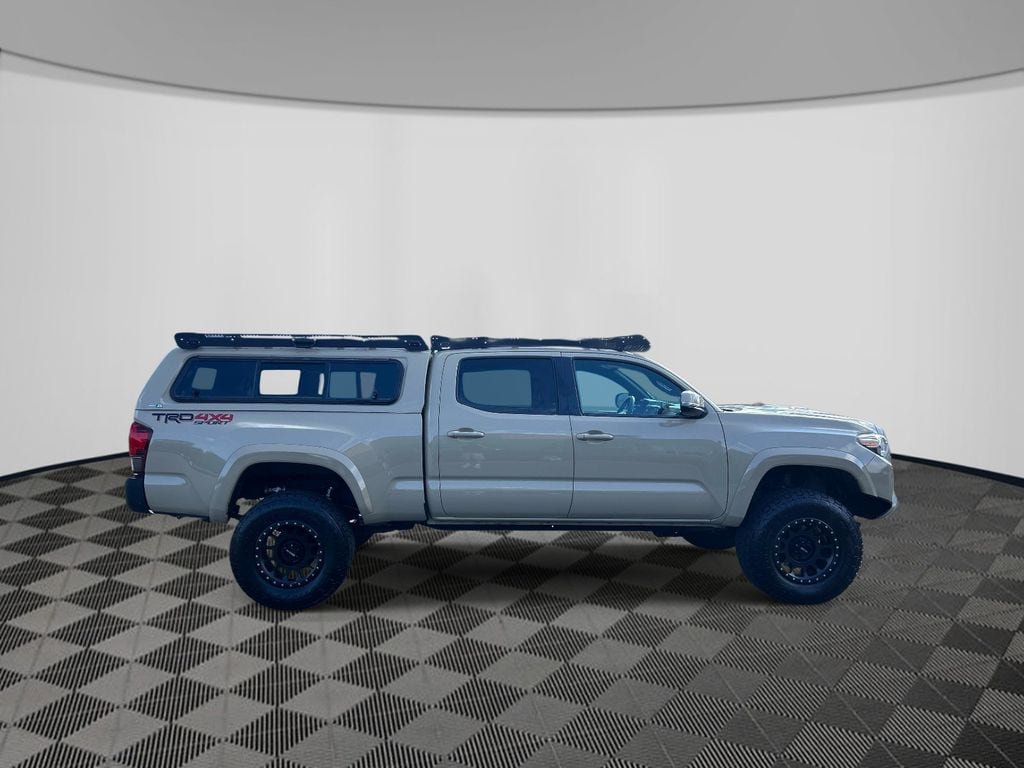 Used 2018 Toyota Tacoma TRD Sport AWD/4WD image 6