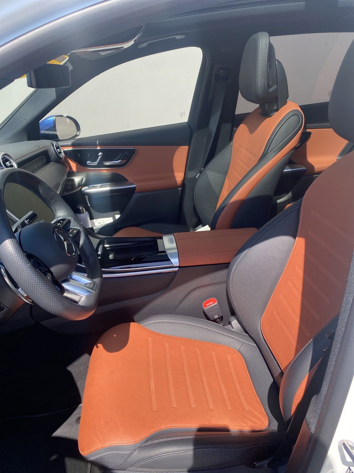 Certified 2025 Mercedes-Benz GLC 43 AMG 4MATIC image 6