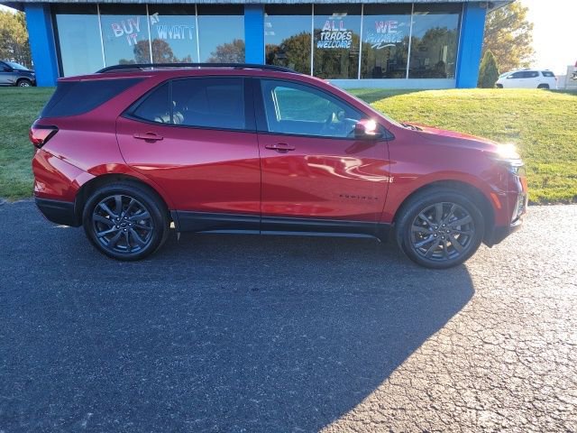Used 2024 Chevrolet Equinox RS image 3