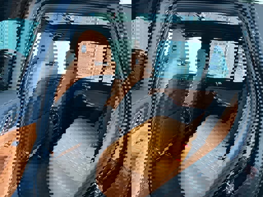 Used 2022 BMW X5 xDrive40i w/ Premium Package image 17