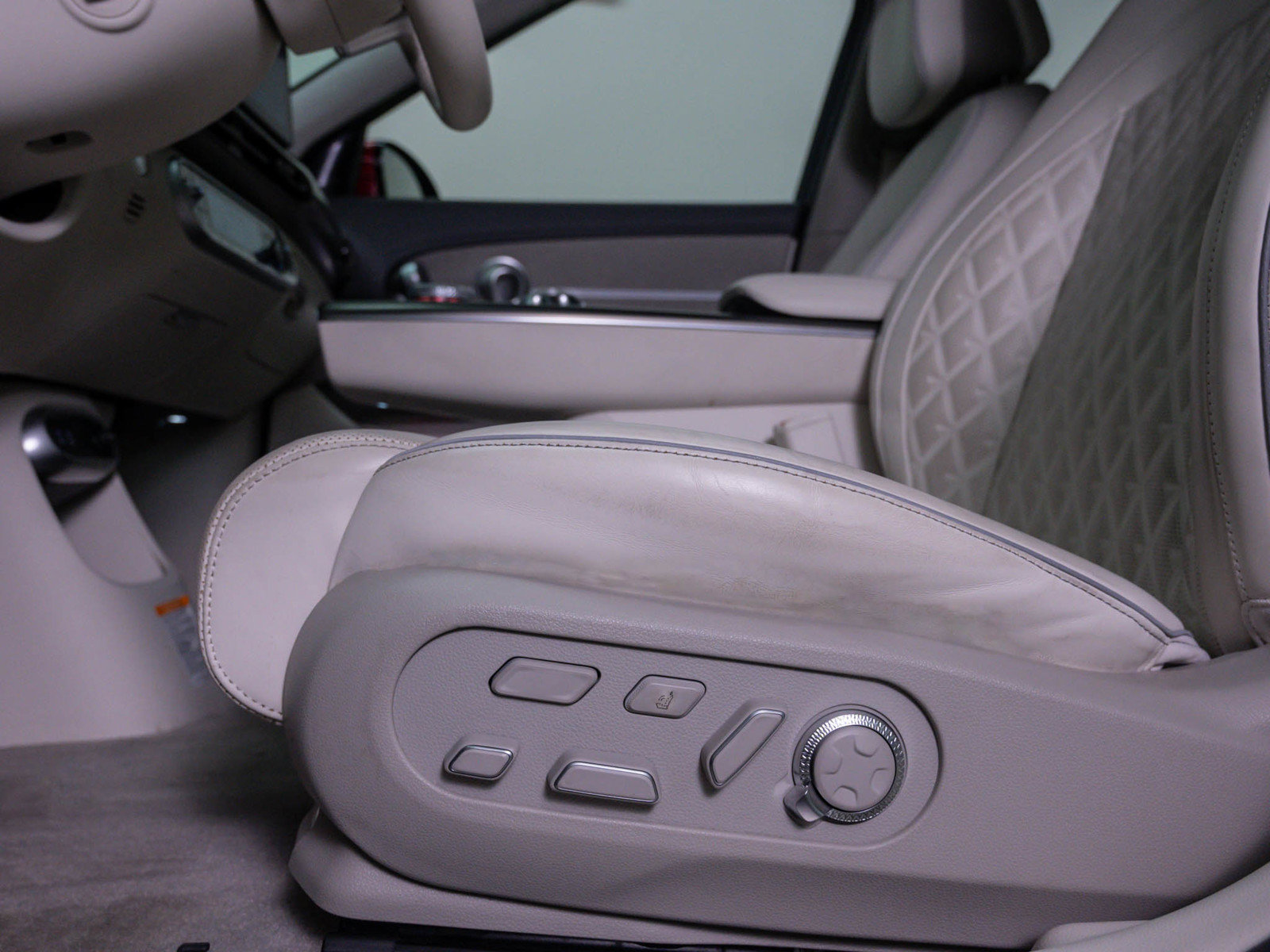 Used 2023 Genesis GV60 Performance w/ Cargo Package AWD/4WD image 19