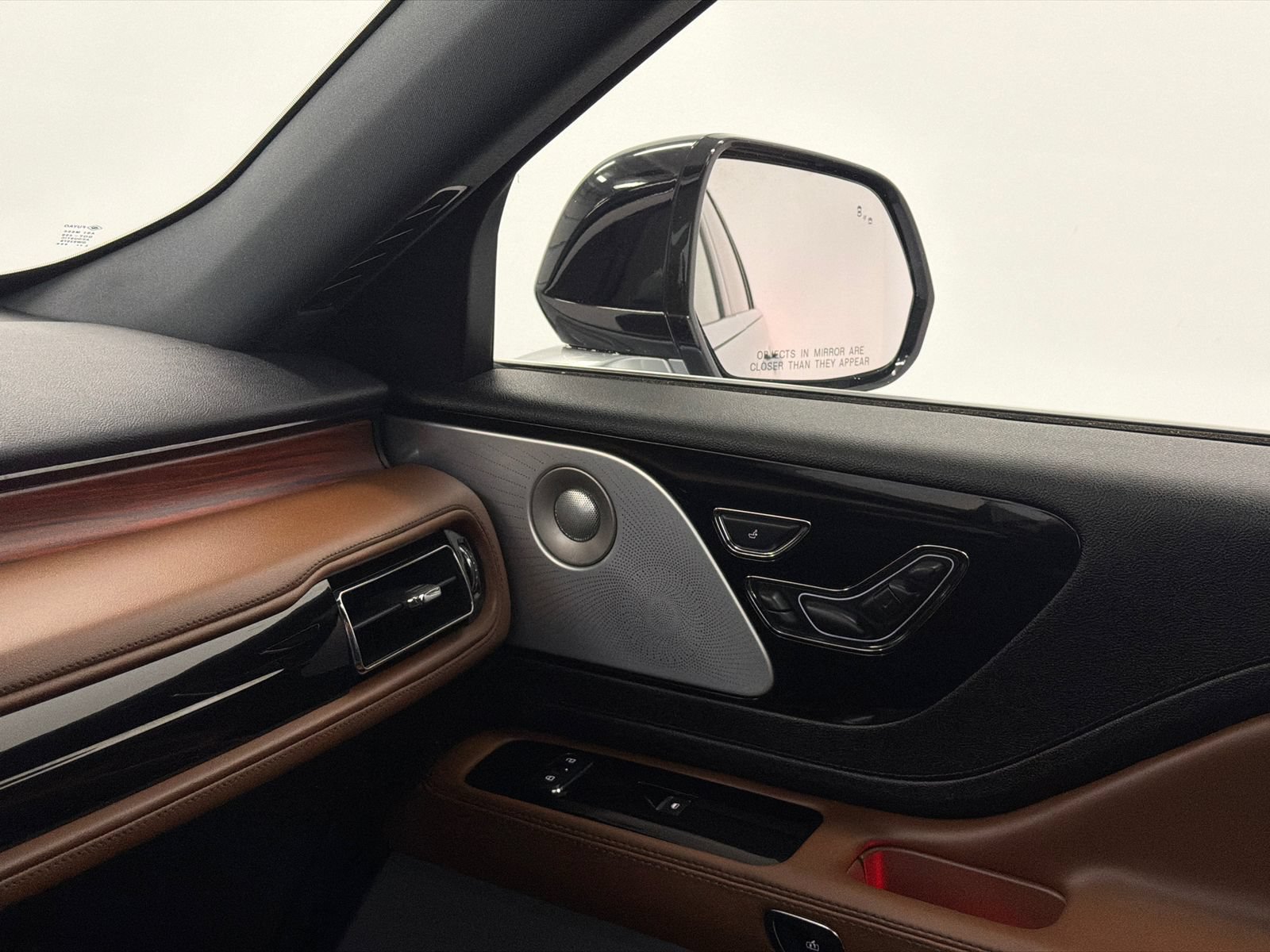 Certified 2023 Lincoln Aviator Grand Touring w/ Equipment Group 301A AWD/4WD image 35